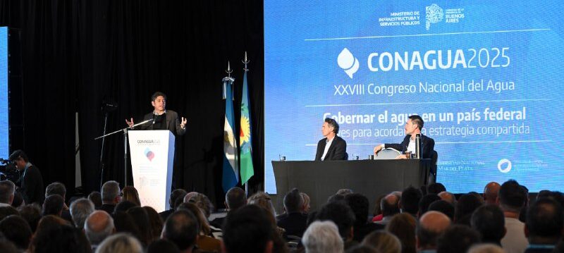 Congreso Nacional del Agua: Kicillof llamó a juntar «fuerza para defender las obras, pero también a los trabajadores»