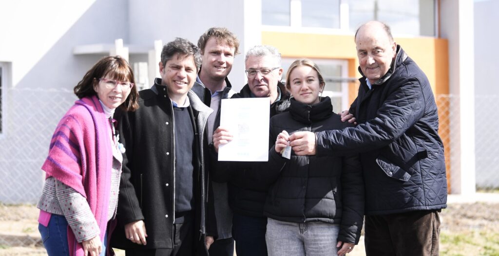 Kicillof entregó 45 viviendas en Olavarría: «seguimos entregando las casas que permiten cumplir los sueños y ampliar los horizontes de muchas familias»