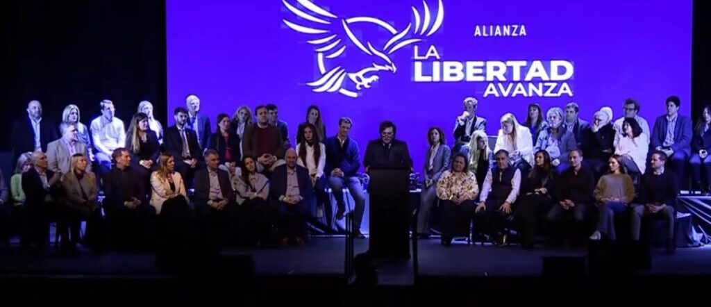 En un acto de campaña y en medio de la crisis por corrupción, Milei admitió: “están molestos porque les estamos afanando los choreos”