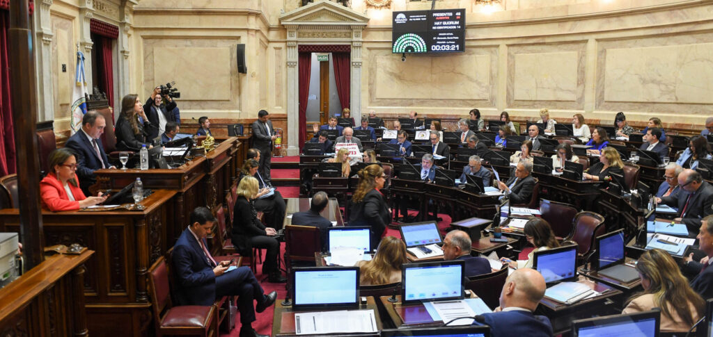 Triunfo popular: el Senado rechazó los vetos de Milei y dejó firme la ley de Financiamiento Universitario y la Emergencia Pediátrica