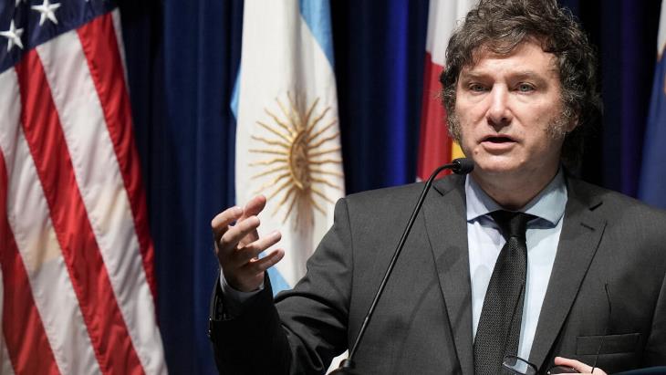 Milei fue denunciado penalmente luego de reconocer que «tomó la decisión de que Cristina vaya presa»