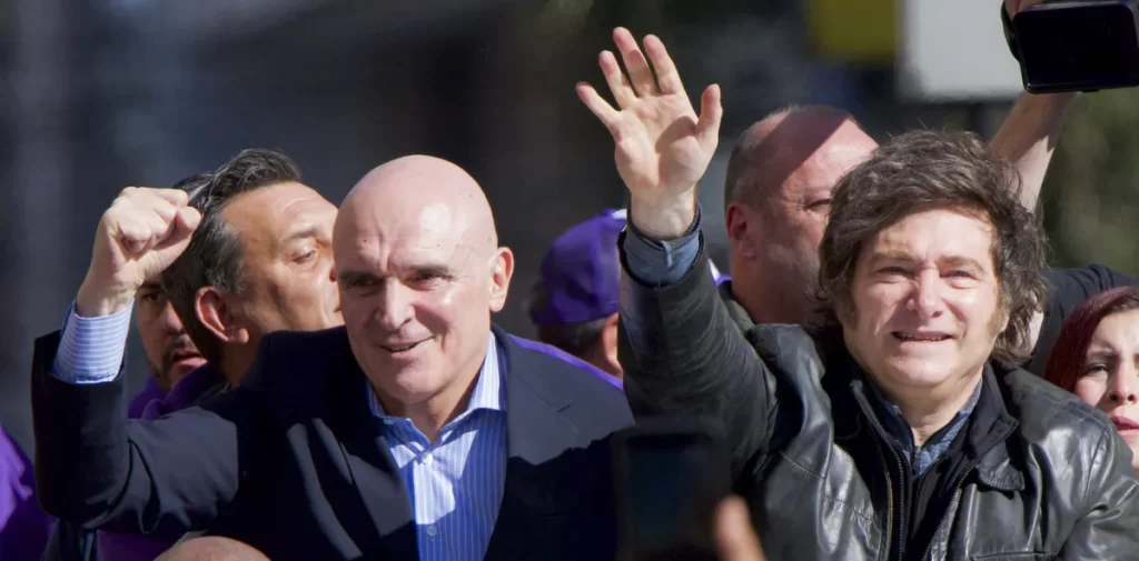 Cristina Kirchner: «Qué me contás Milei? Tu primer candidato a diputado nacional en la PBA, el que gritaba “cárcel o bala”… asociado y recibiendo dólares de los narcos»