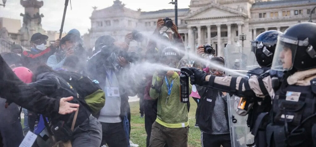 SiPreBA y FATPREN ratificarán ante la CIDH la denuncia contra el Gobierno de Milei por los ataques sistemáticos a los trabajadores de prensa y a los periodistas