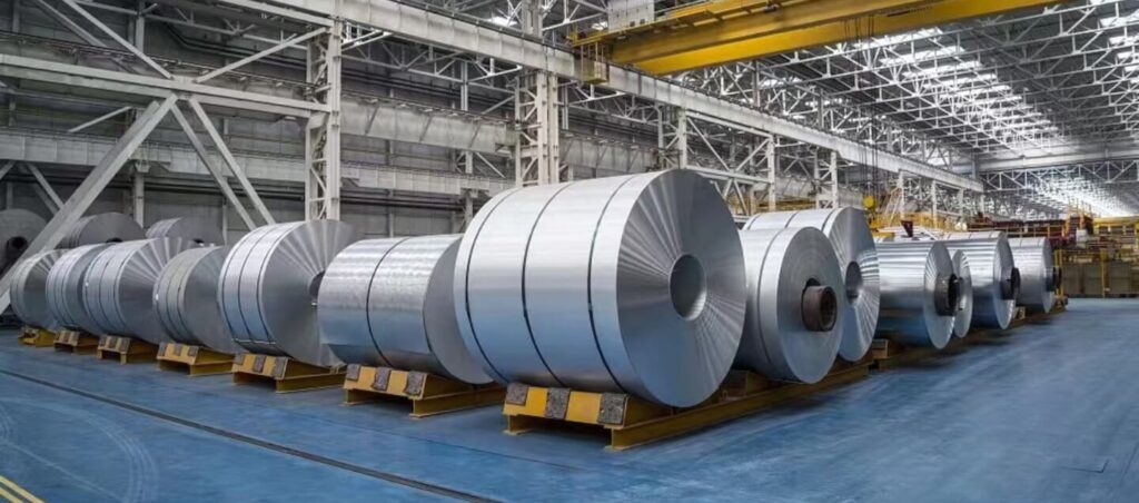 La UOM denunció que la situación en el sector industrial «es gravísima» y llamó a los trabajadores a sostener la unidad contra el «industricidio» libertario