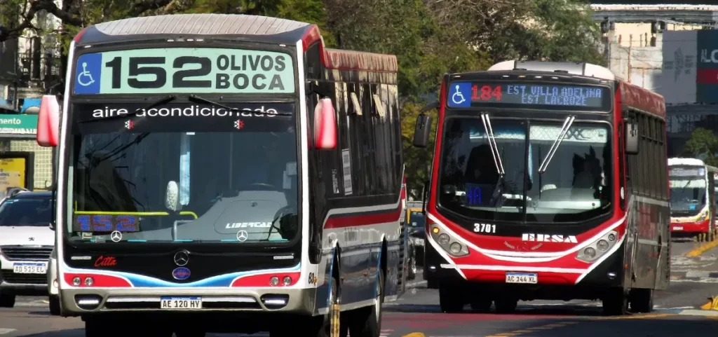 Con recesión y salarios a la baja, vuelven a aumentar las tarifas del transporte público