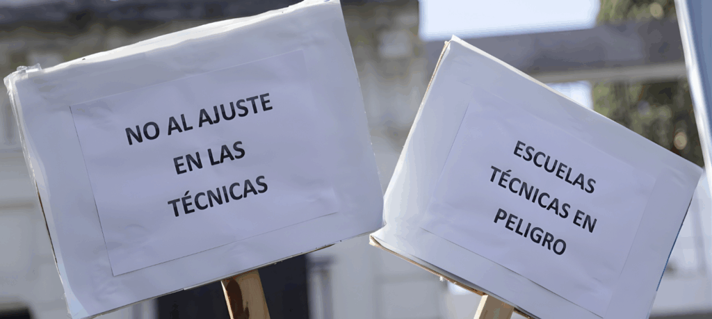 Representantes de la comunidad educativa presentaron un amparo judicial contra el ajuste a la educación técnica que promueve Milei