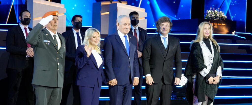 Derechos humanos en la Argentina: mientras recortó el gasto social, Javier Milei reforzó el aparato de represión y control político