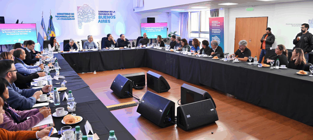 Bianco vinculó las amenazas en escuelas con “la deserción del Estado nacional”