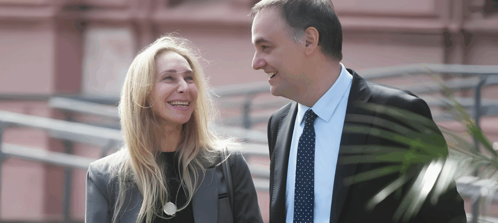 La pelea de fondo: Karina Milei y Adorni vs. Santiago Caputo