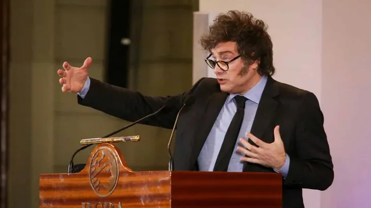 Nuevo ataque libertario al bolsillo de los trabajadores: el gobierno de Milei dispuso aumentos en los pasajes de colectivos y trenes