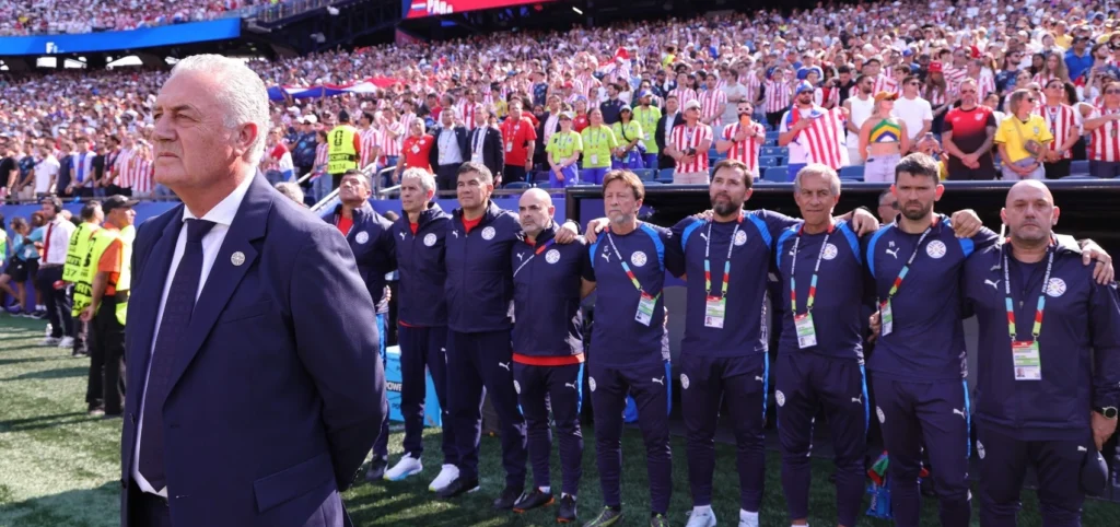 Gustavo Alfaro: «Me alegro por el fútbol de Paraguay, me alegro por un fútbol sufrido, sacrificado, de cuesta arriba»