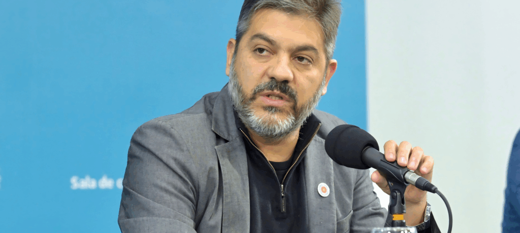 Carlos Bianco: «El modelo económico del Gobierno nacional desindustrializa y perjudica a las familias trabajadoras»