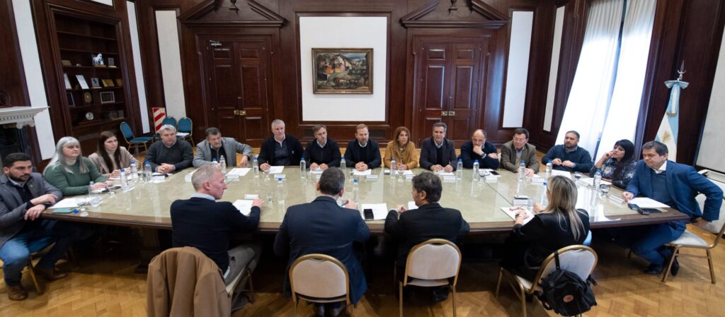 Kicillof anunció financiamiento para municipios y microcréditos para emprendedores