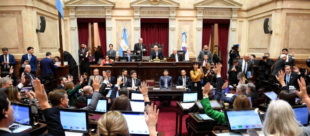 En contra de los intereses nacionales, el Senado dio media sanción a la Ley de Inviolabilidad de la Propiedad Privada