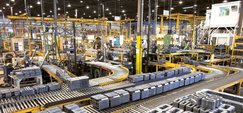 El modelo económico de Milei y la desindustrialización: la actividad cayó un 5% en julio y acumuló una baja de 2,6%