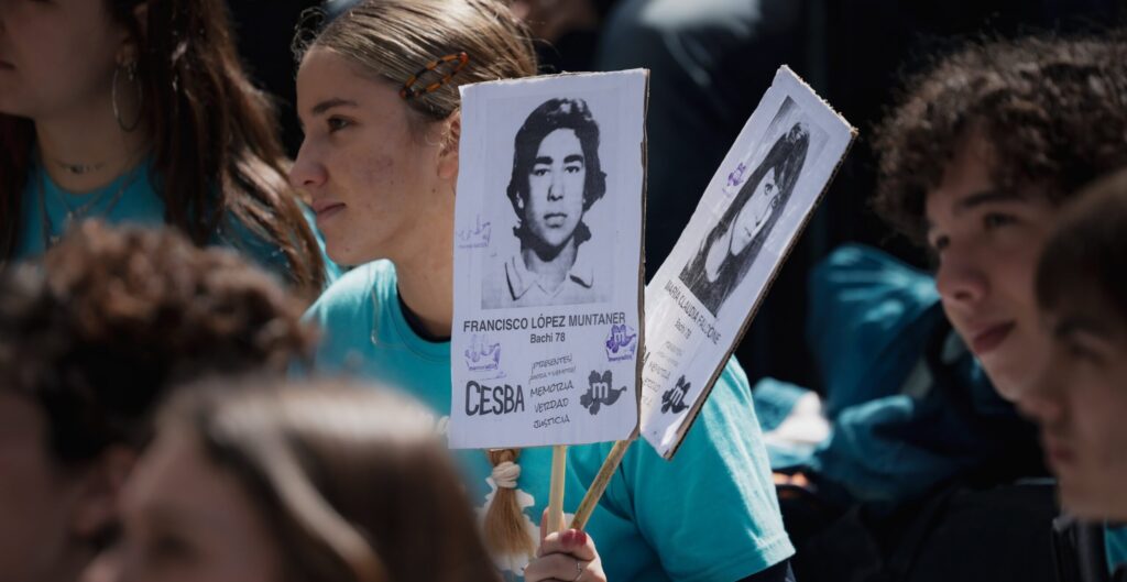 A 50 años de La Noche de los Lápices Kicillof convocó a «transformar la memoria y el dolor en lucha y organización»
