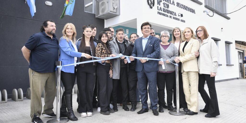 Kicillof inauguró dos nuevos edificios educativos en La Matanza y reivindicó a la educación pública