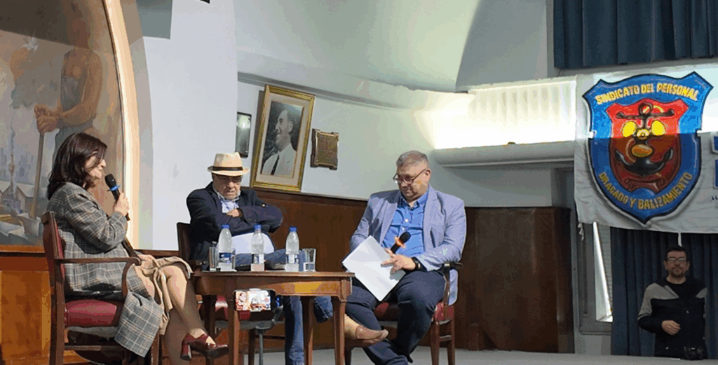 Conversatorio “Democracia en disputa”: “Liberación o dependencia, explotación o justicia social”