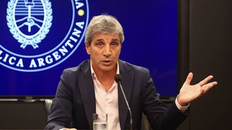 La política económica de Milei y Caputo golpeó al mercado interno y a la producción: la actividad cayó un 1,4% en julio