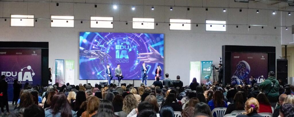 Educación con la presencia de 500 docentes el Gobierno de La Rioja realizó el Congreso de Inteligencia Artificial en Educación con la presencia de 500 docentes