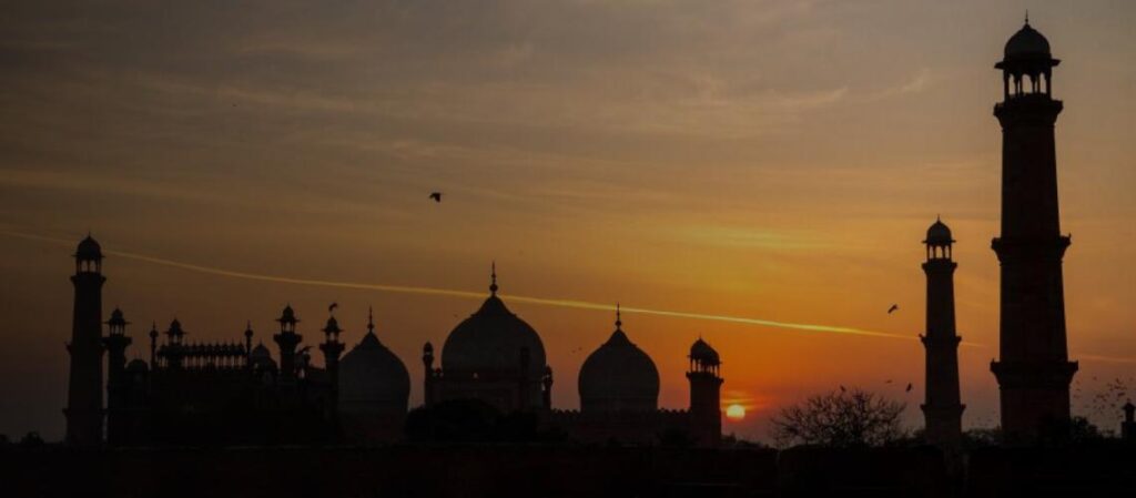 Pakistán: otro paso firme en el abismo